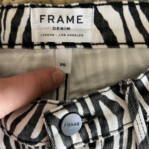 NWOT. Frame Le High Straight  Zebra Jeans - Picture 6 of 6